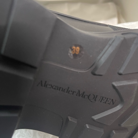 COPY - BNIB Alexander McQueen 666410WHZ66 Woman’s boot Black 40 - Picture 14 of 16